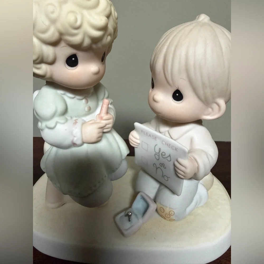 Precious Moments Wishing You A Perfect Choice 520845 Engagement Figurine